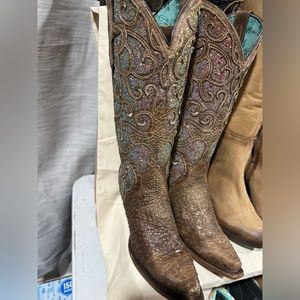 Women corral boots